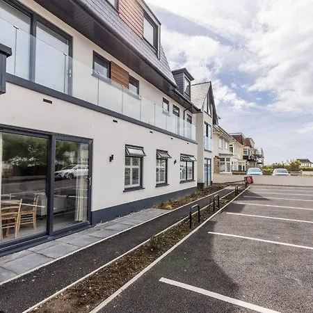 2 Bed Seaside Apartment With Parking Bournemouth Exterior photo