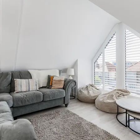 2 Bed Seaside Apartment With Parking Bournemouth Exterior photo