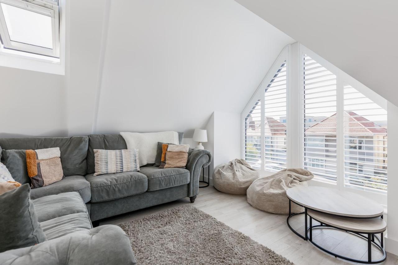 2 Bed Seaside With Parking * Bournemouth