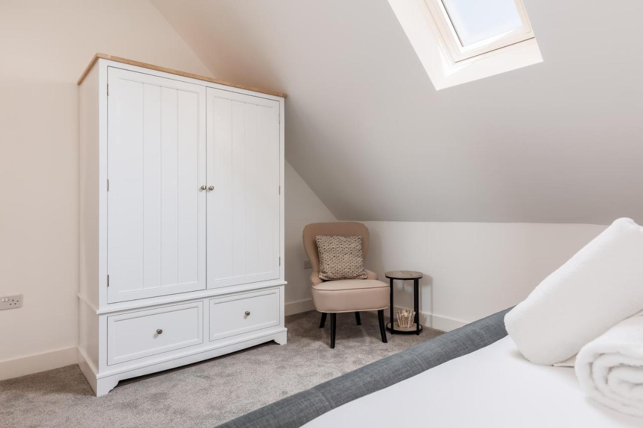 2 Bed Seaside With Parking